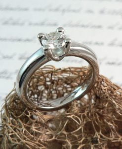 Solitario con brillante