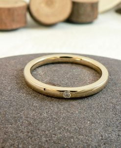 Alianza lisa con brillante