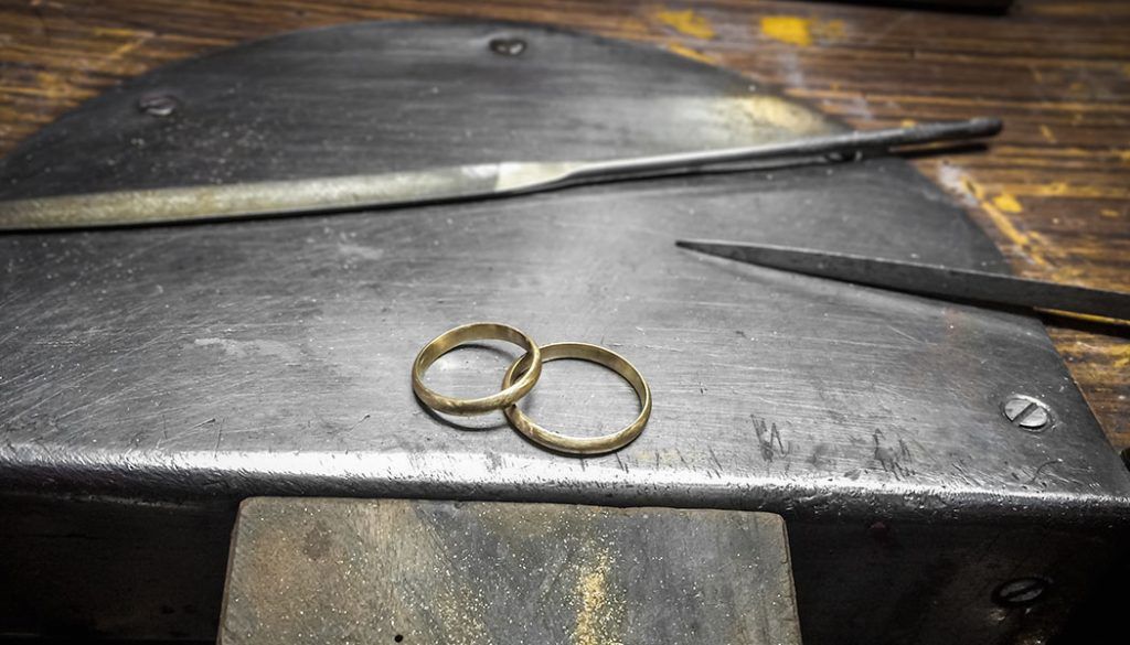 Alianzas de boda a medida en oro